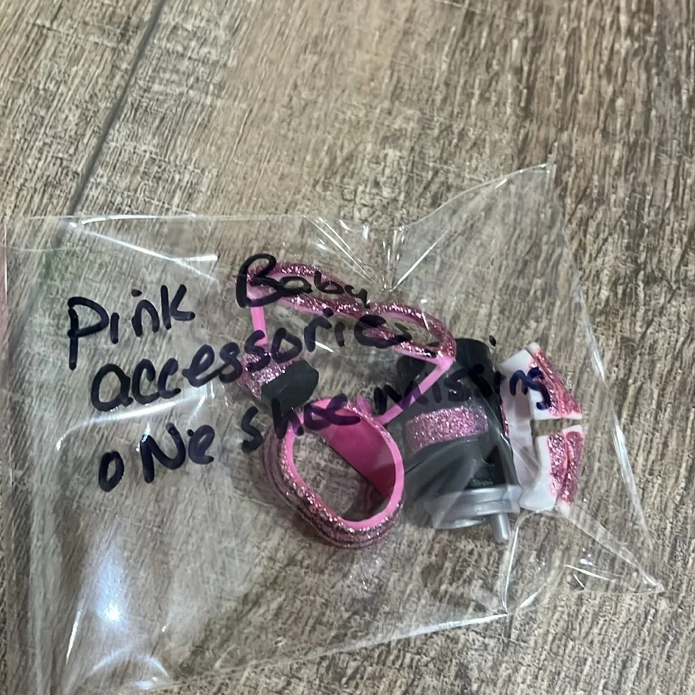 LOL Surprise PINK BABY Bling Holiday Glitter Series - accessories